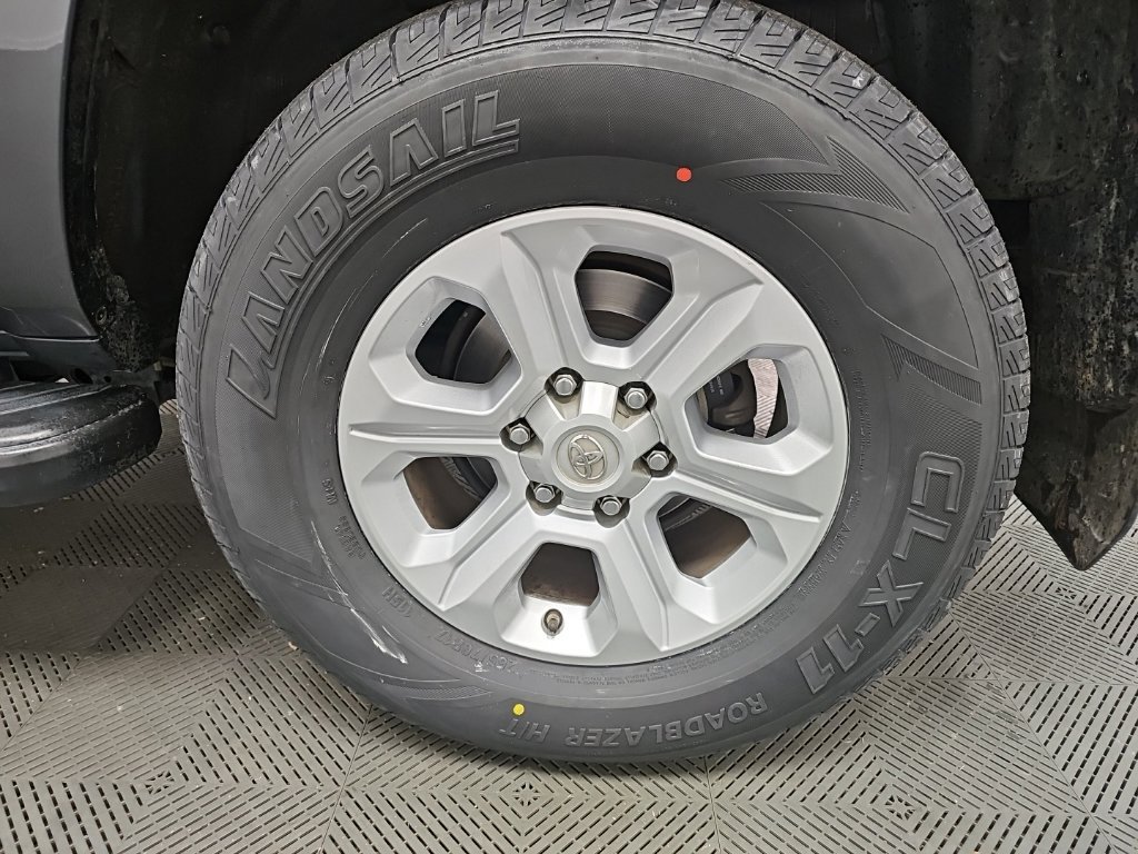 Used 2020 Toyota 4Runner SR5 Premium w/ Moonroof Package RWD image 41