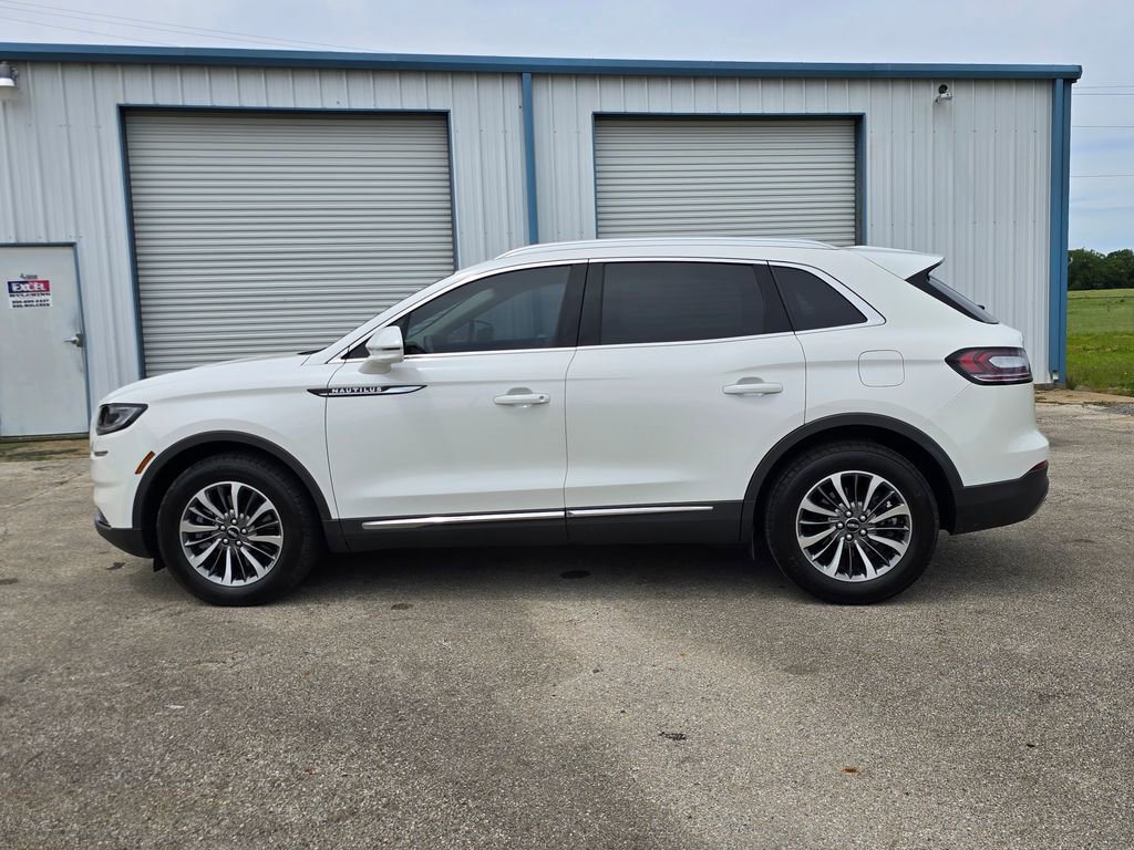 Used 2021 Lincoln Nautilus FWD w/ Equipment Group 101A image 2