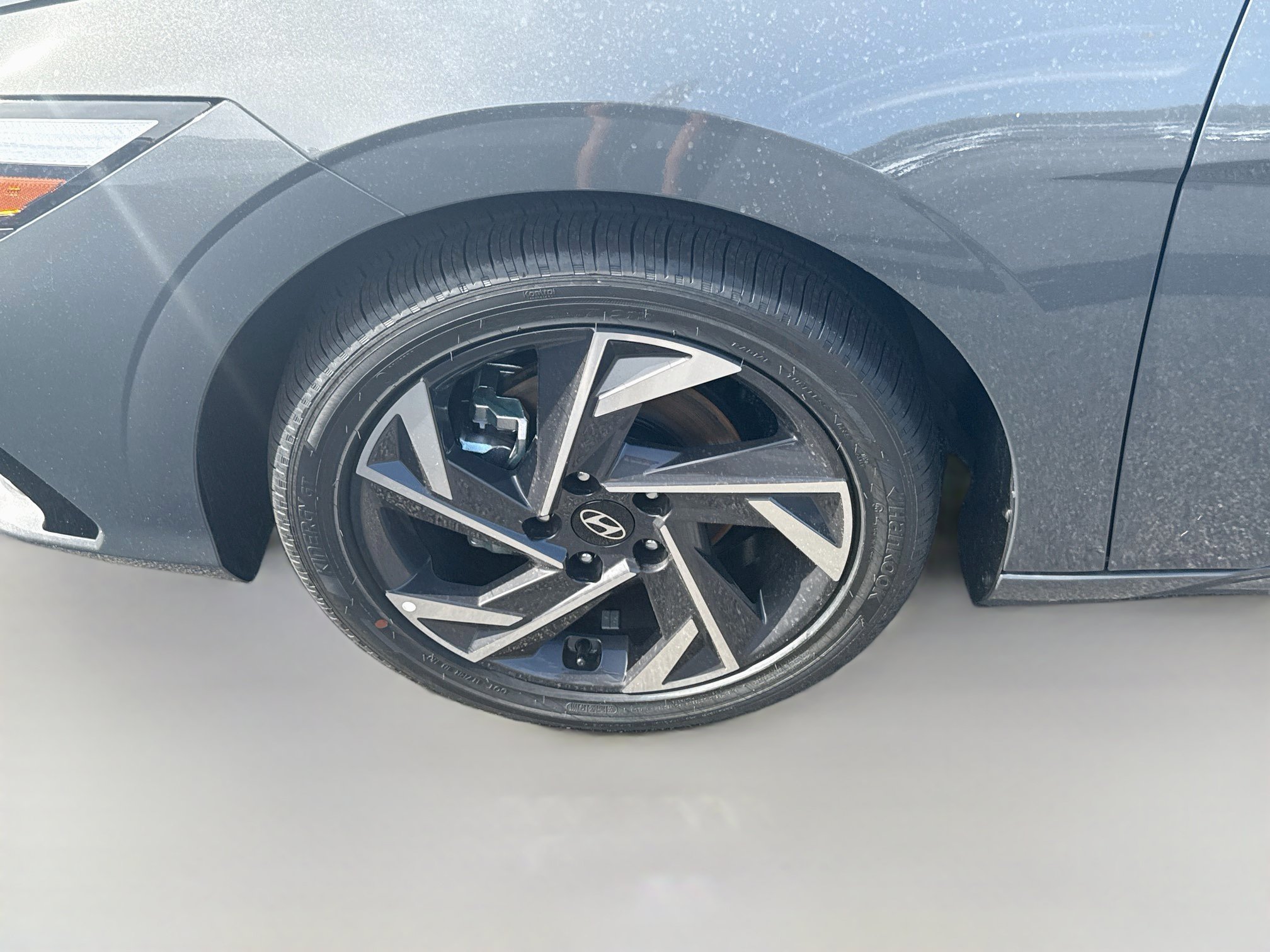 New 2026 Hyundai Elantra Limited FWD image 23