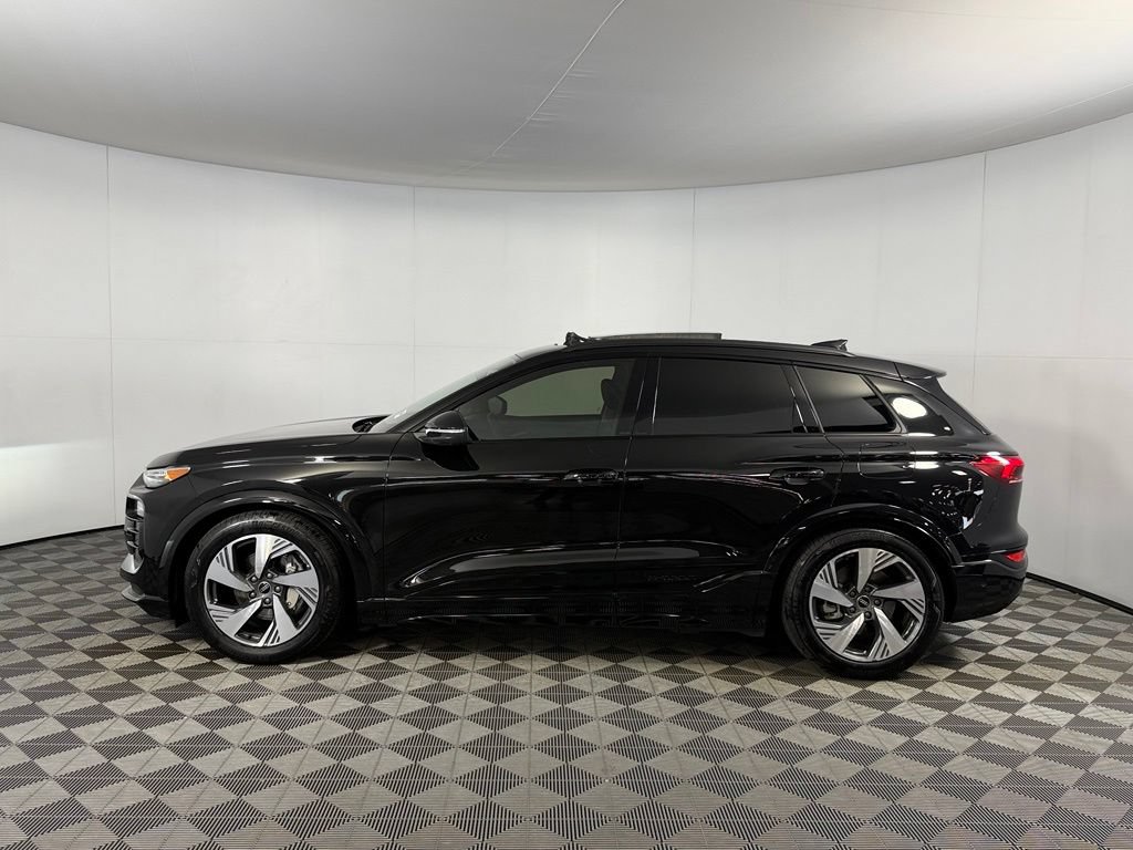 Used 2025 Audi Q6 e-tron Prestige w/ 20" Wheel Package AWD/4WD image 11