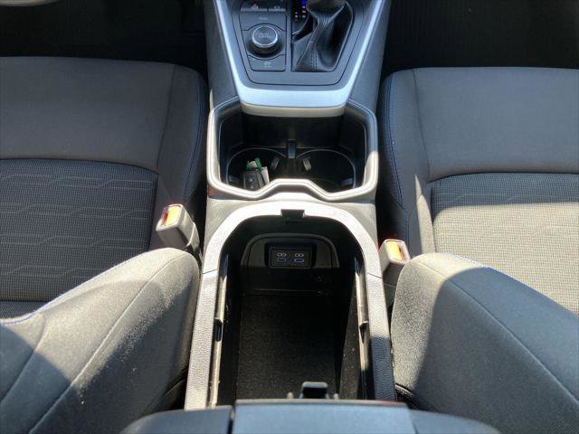 Certified 2022 Toyota RAV4 SE w/ Convenience Package image 18