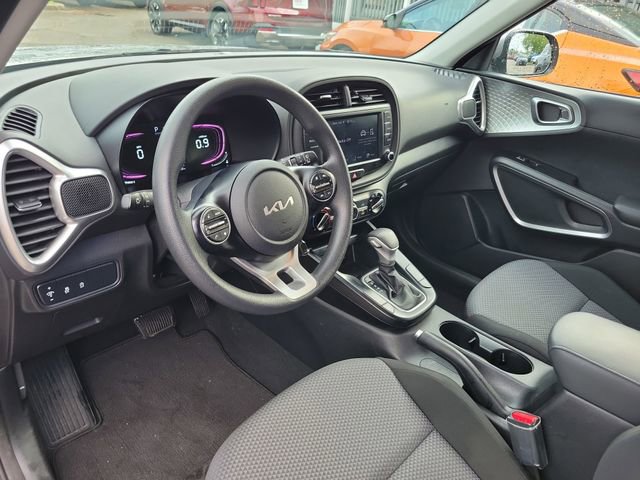 Used 2024 Kia Soul LX image 12