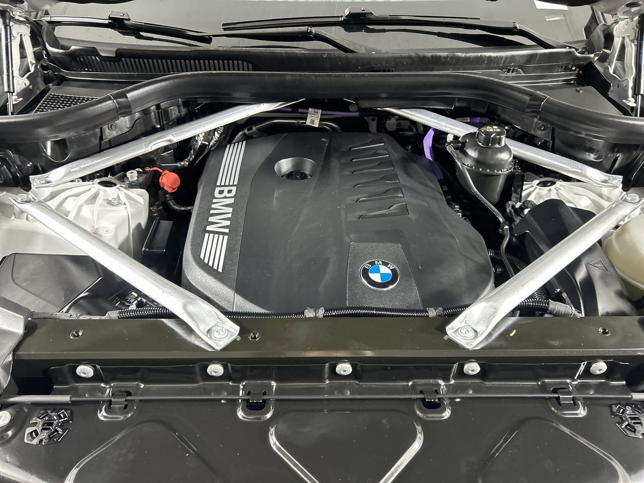 Used 2024 BMW X5 sDrive40i w/ Executive Package image 12