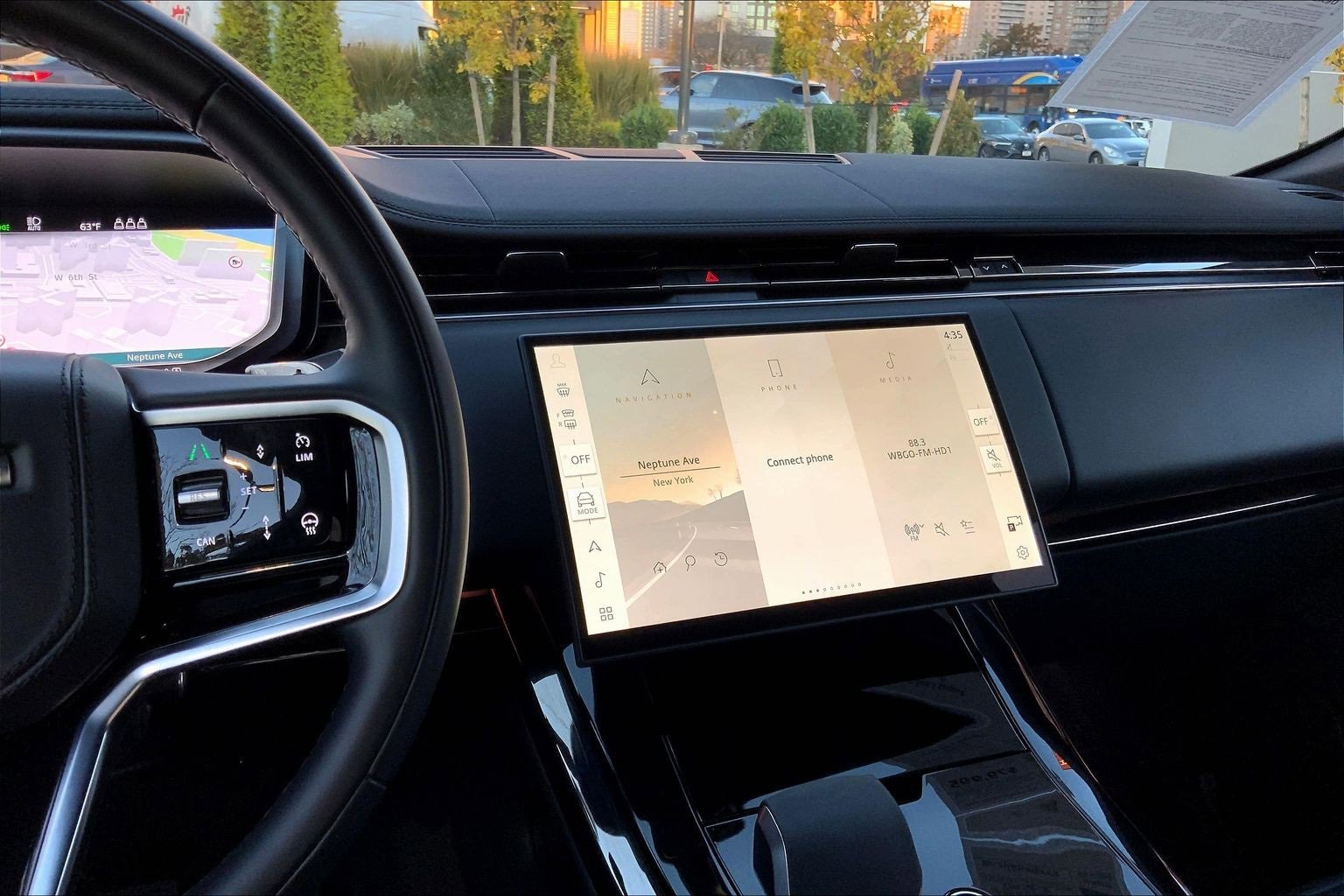 Used 2024 Land Rover Range Rover Sport SE image 6