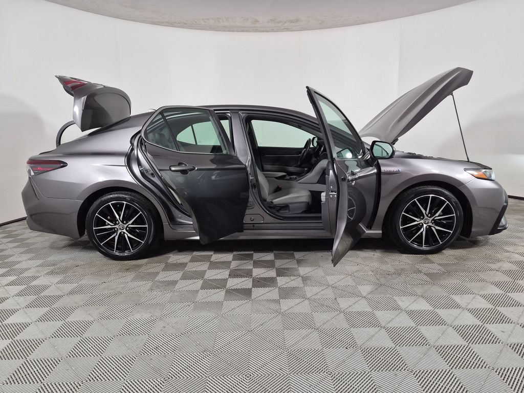 Used 2021 Toyota Camry SE FWD image 9