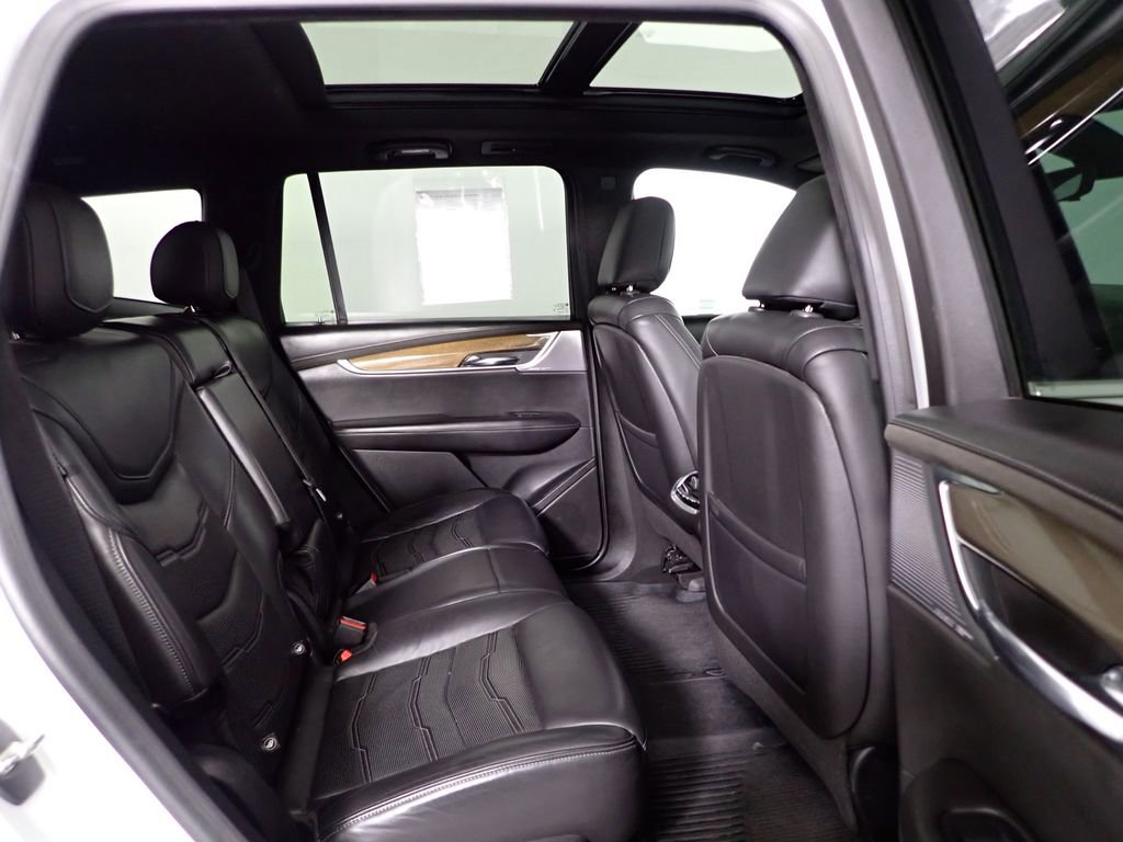 Used 2020 Cadillac XT6 Premium Luxury w/ Platinum Package image 35