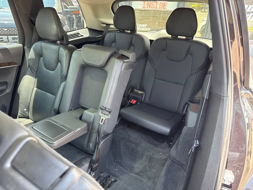 Used 2016 Volvo XC90 T6 Momentum w/ Momentum Plus Package AWD/4WD image 16