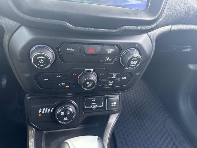 Used 2023 Jeep Renegade Trailhawk AWD/4WD image 27