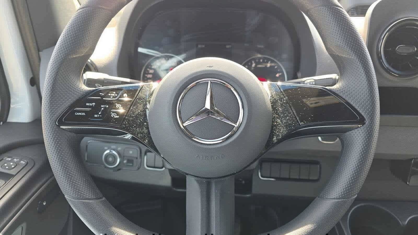 Used 2025 Mercedes-Benz Sprinter 2500 image 29