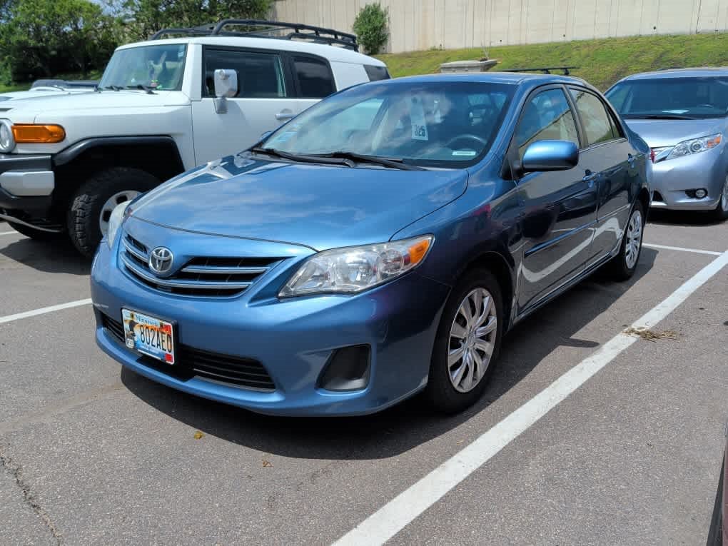 Used 2013 Toyota Corolla LE FWD image 2