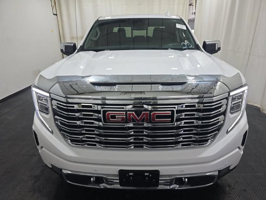 Used 2022 GMC Sierra 1500 Denali AWD/4WD image 2