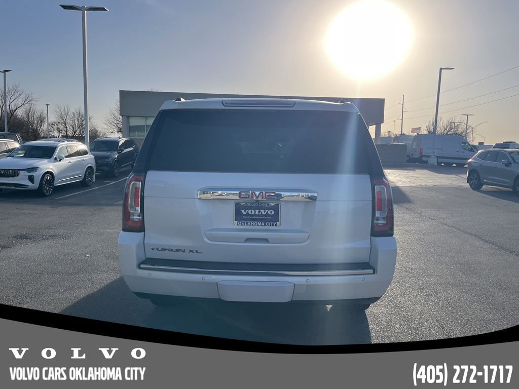 Used 2020 GMC Yukon XL Denali w/ Denali Premium Package image 6