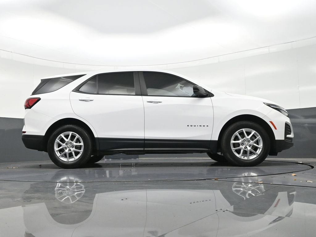Used 2024 Chevrolet Equinox LS FWD image 30