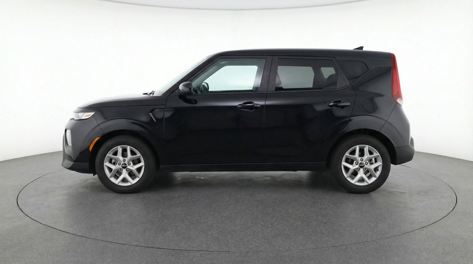 Used 2025 Kia Soul LX w/ LX Technology Package image 3
