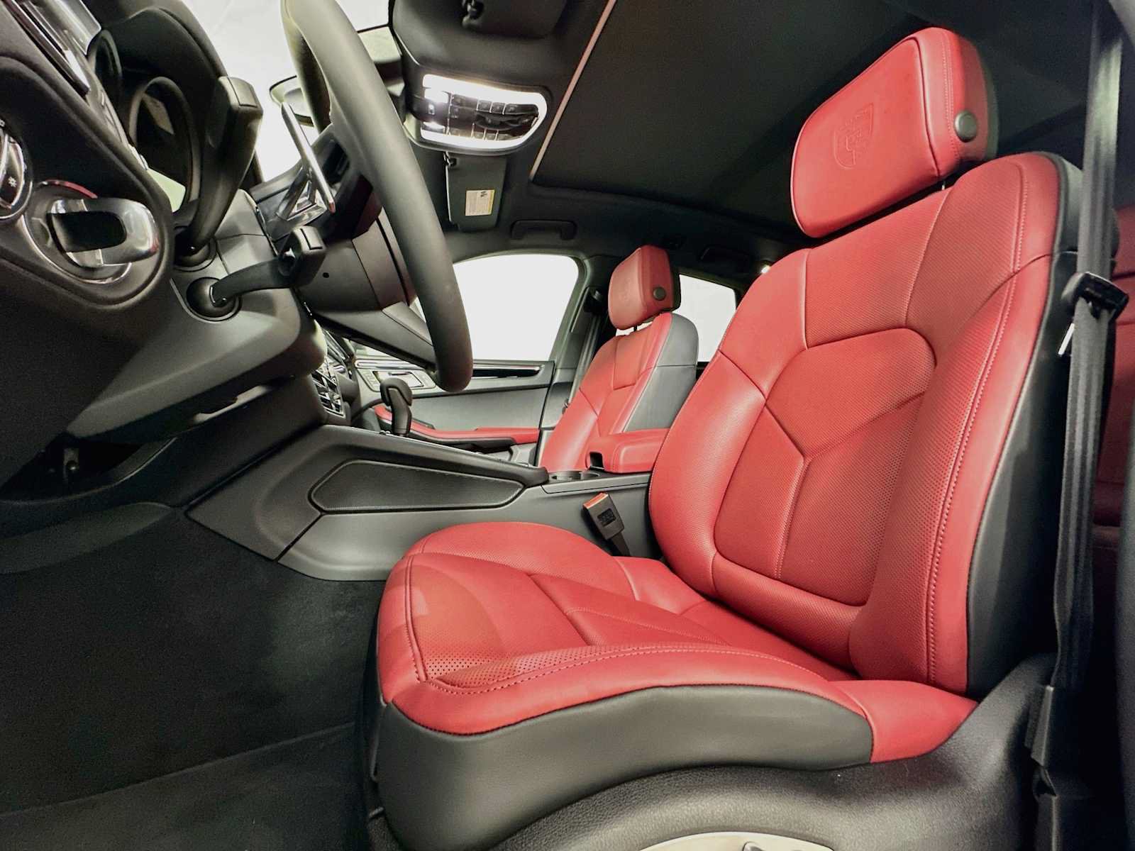 New 2026 Porsche Macan AWD/4WD image 5