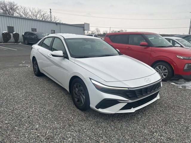 Used 2024 Hyundai Elantra SEL image 4