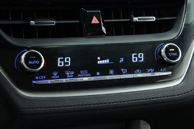 Used 2022 Toyota Corolla Cross XLE image 20