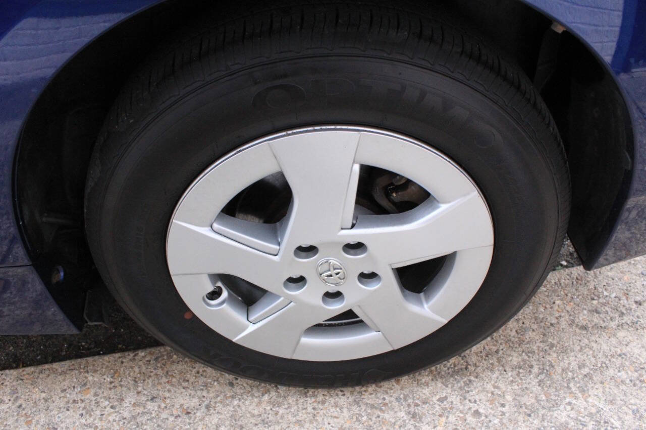 Used 2011 Toyota Prius Three w/ Navigation Pkg image 6