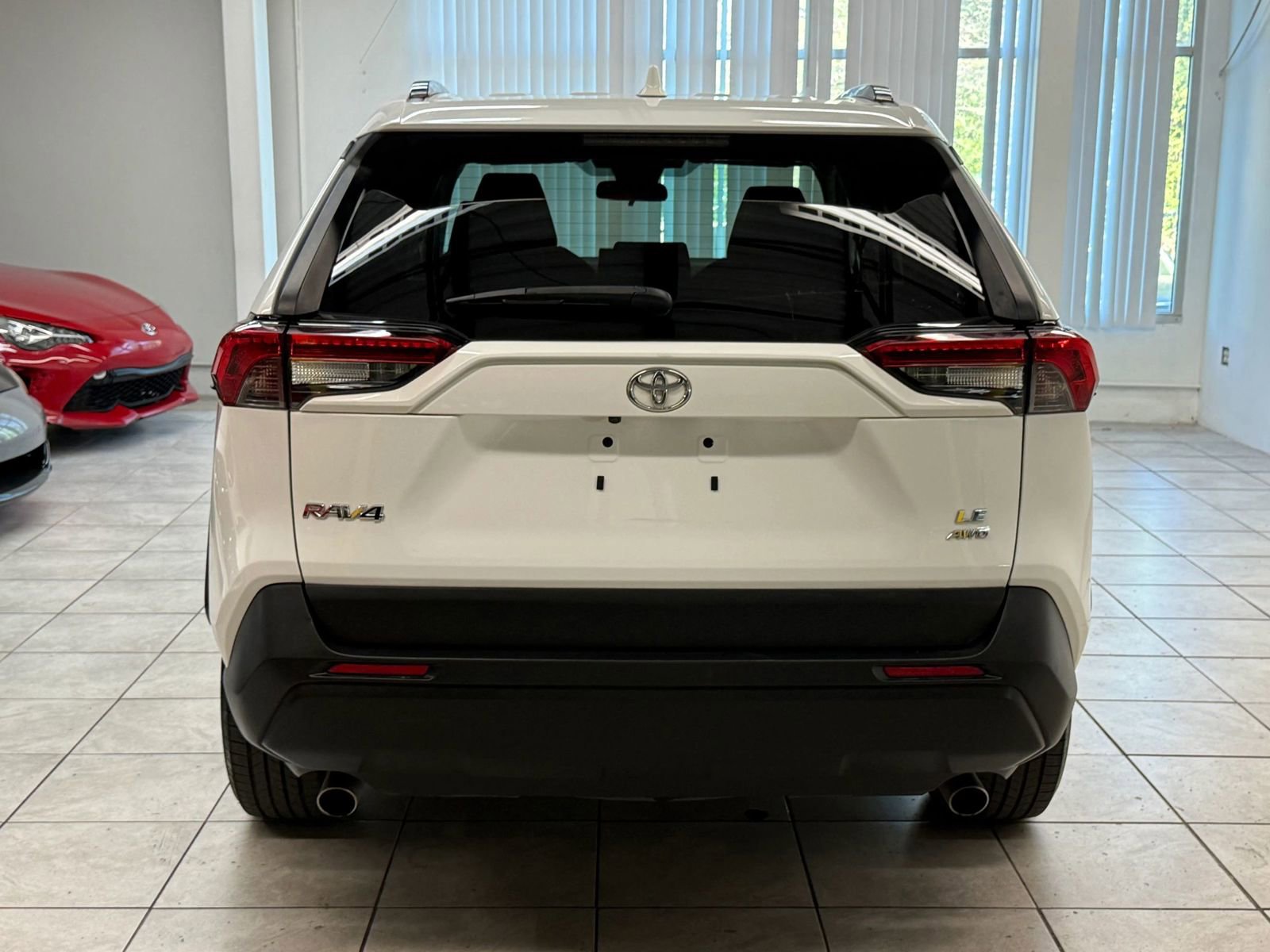 Used 2019 Toyota RAV4 LE w/ Carpet Mat Package AWD/4WD image 8