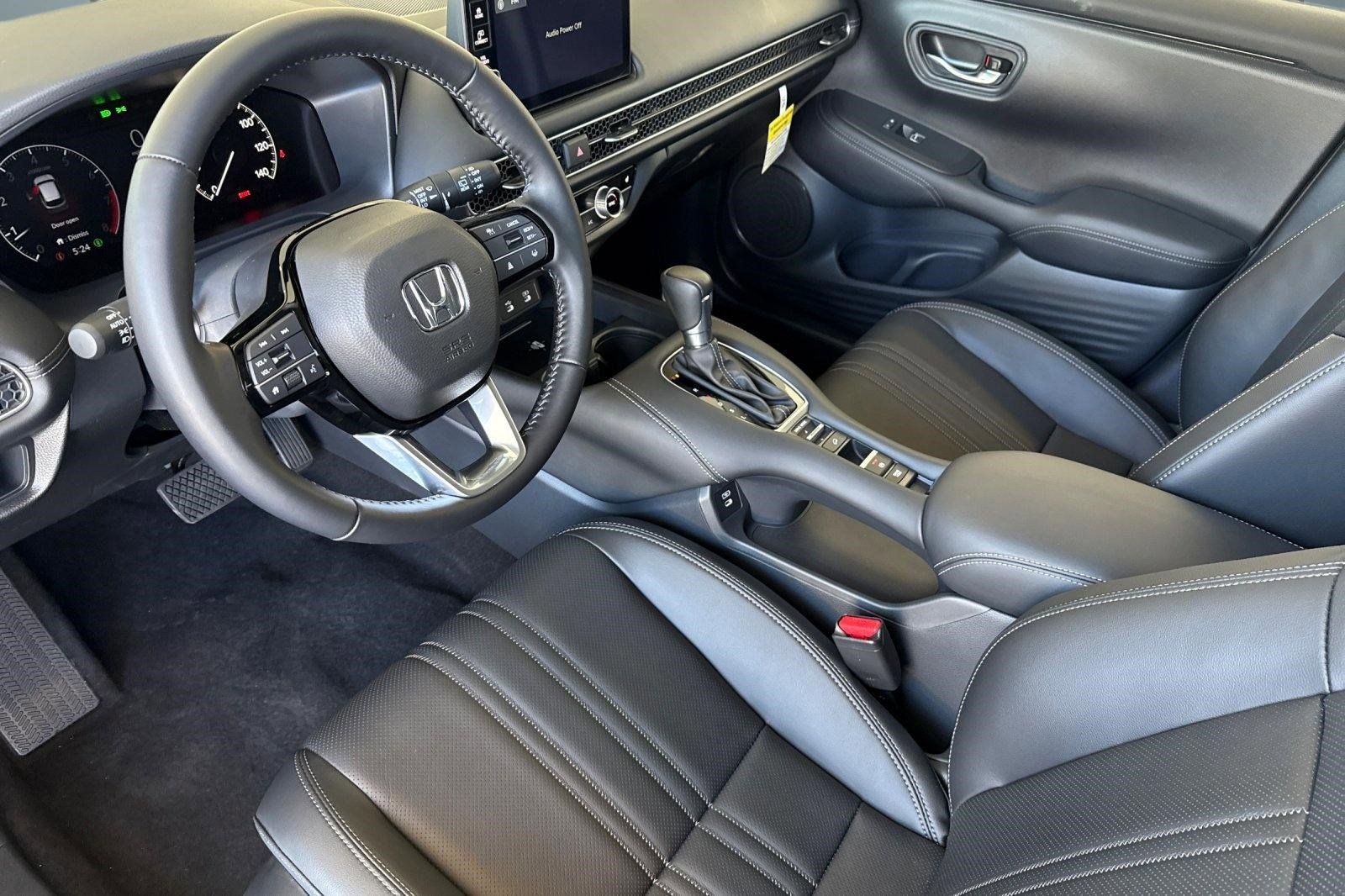 Certified 2026 Honda HR-V EX-L image 4