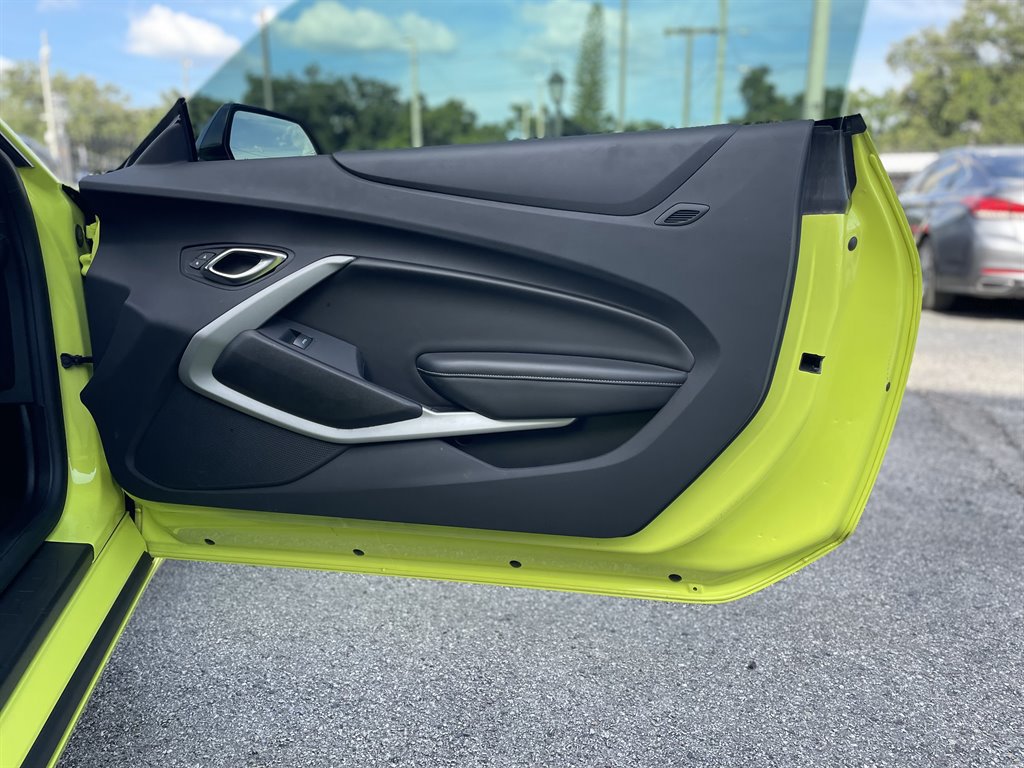 Used 2020 Chevrolet Camaro SS RWD image 35