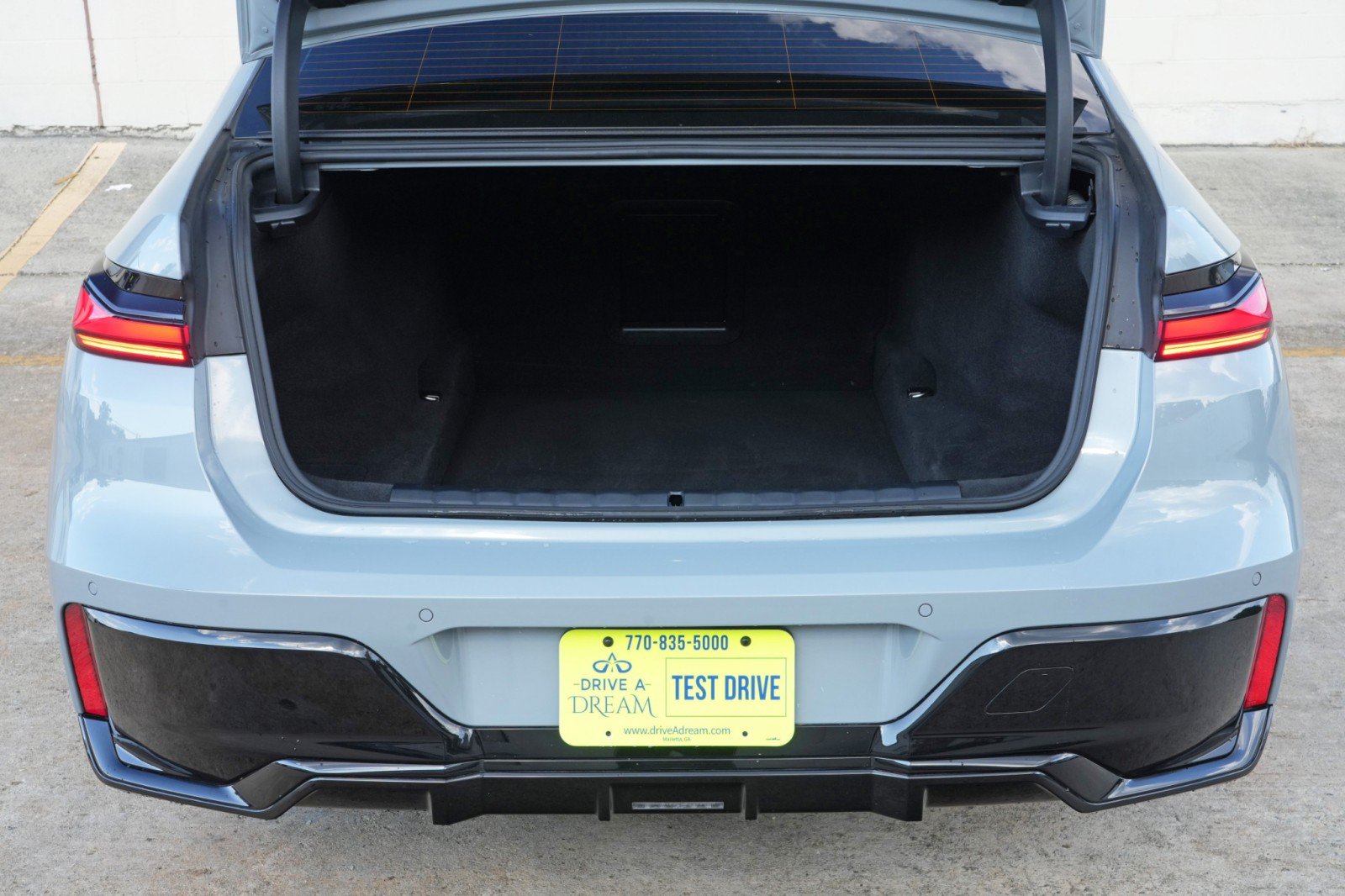 Used 2023 BMW 740i RWD image 10