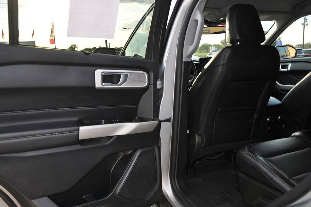 Used 2022 Ford Explorer Limited image 13