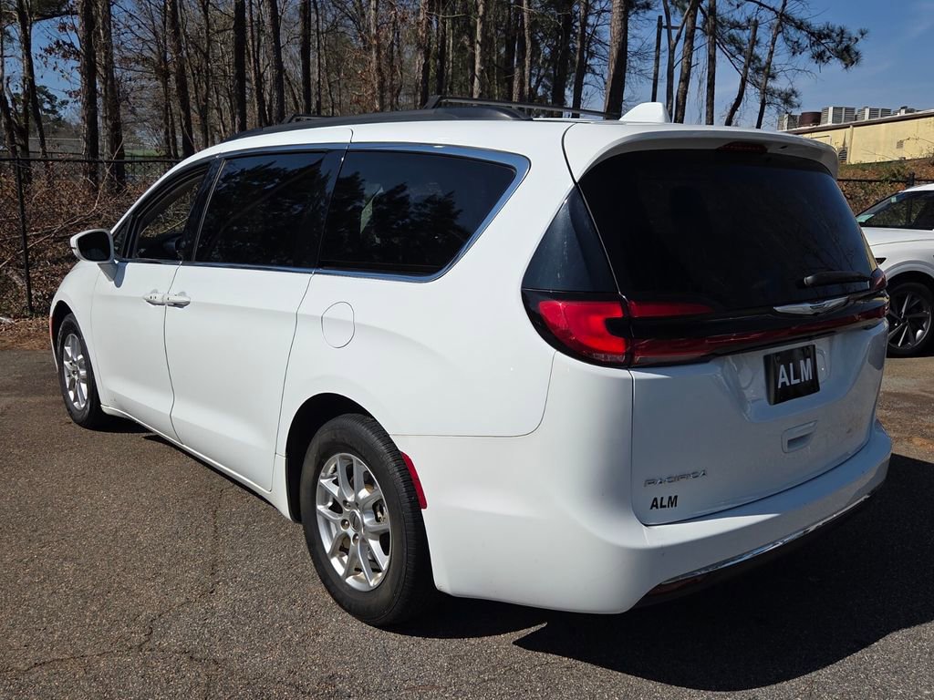 Used 2022 Chrysler Pacifica Touring-L image 11