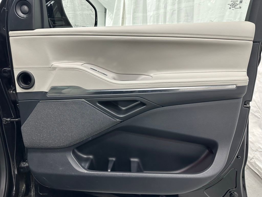 Used 2025 Lincoln Navigator Reserve image 60