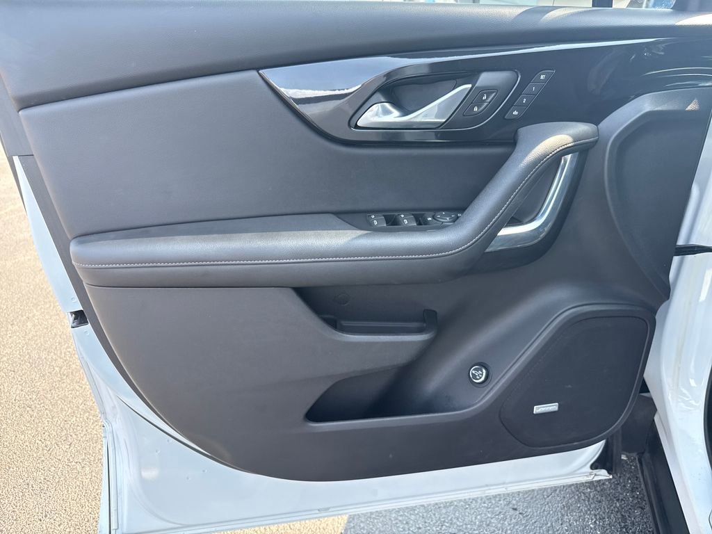 Used 2019 Chevrolet Blazer Premier w/ Sun and Wheels Package image 12