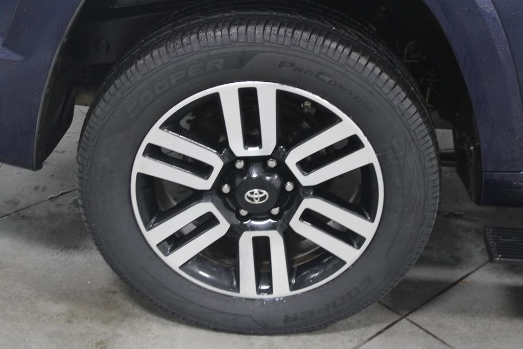 Used 2016 Toyota 4Runner Limited image 16