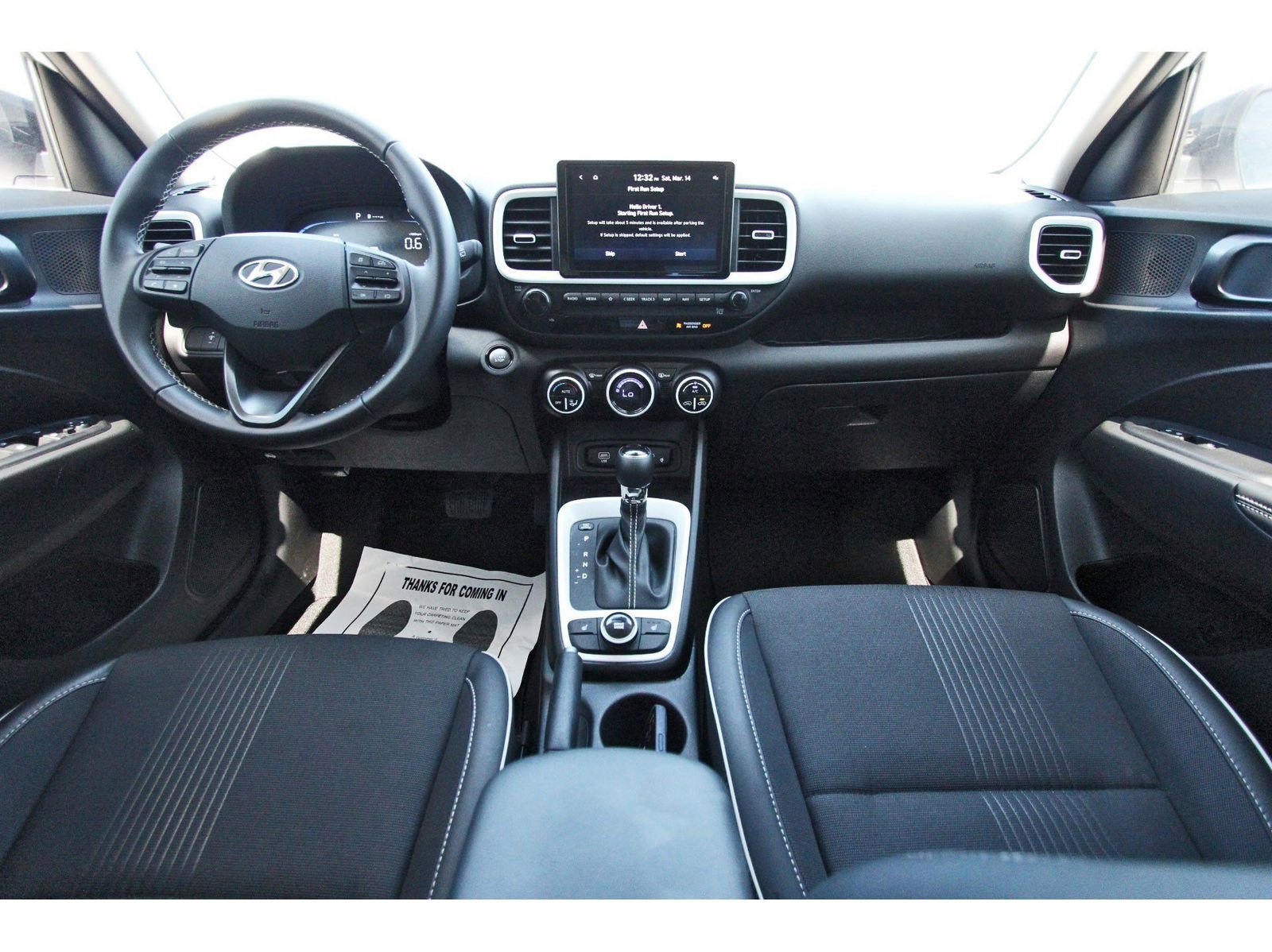 Used 2025 Hyundai Venue Limited image 11
