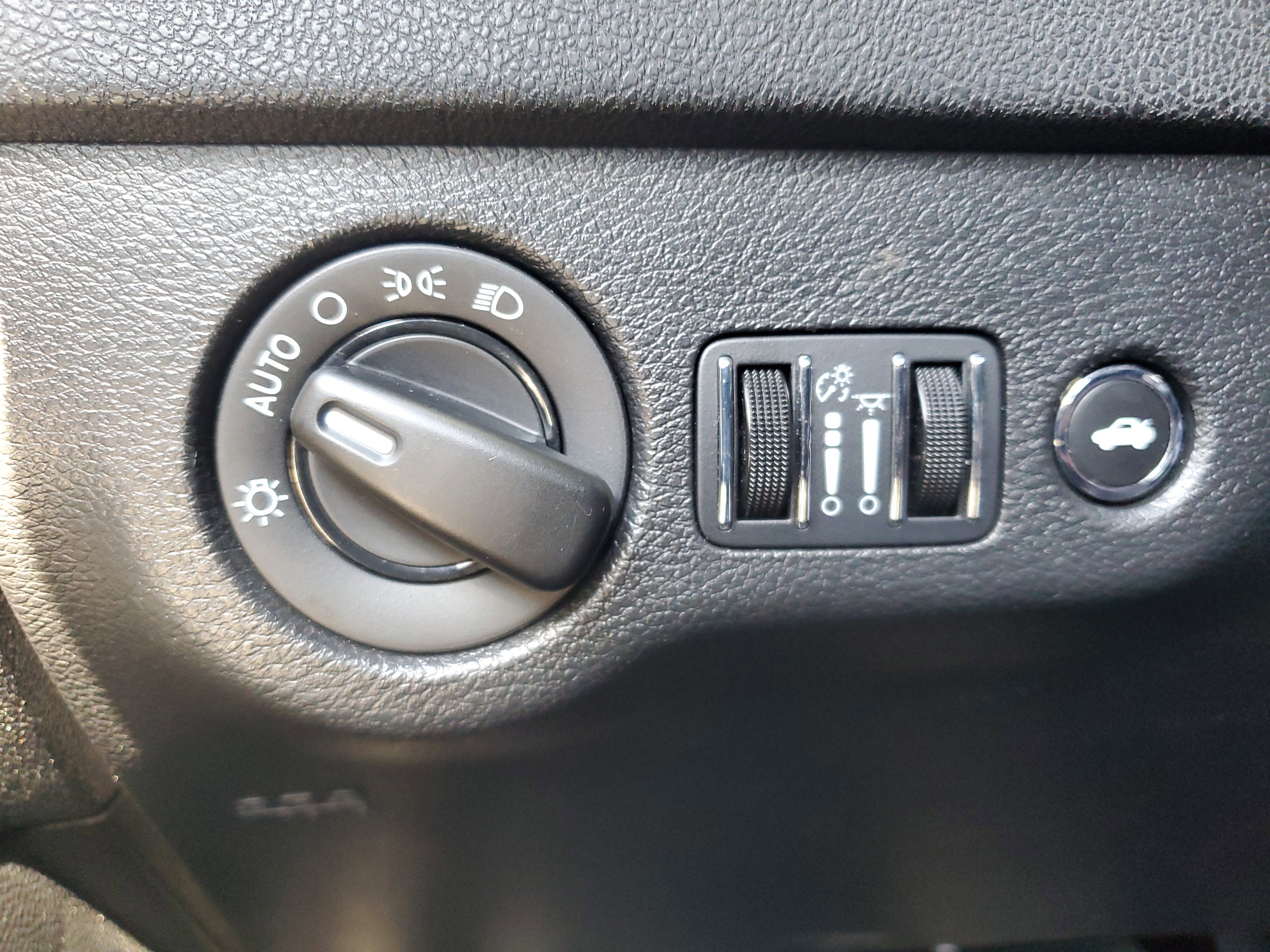 Used 2023 Dodge Charger SXT image 25