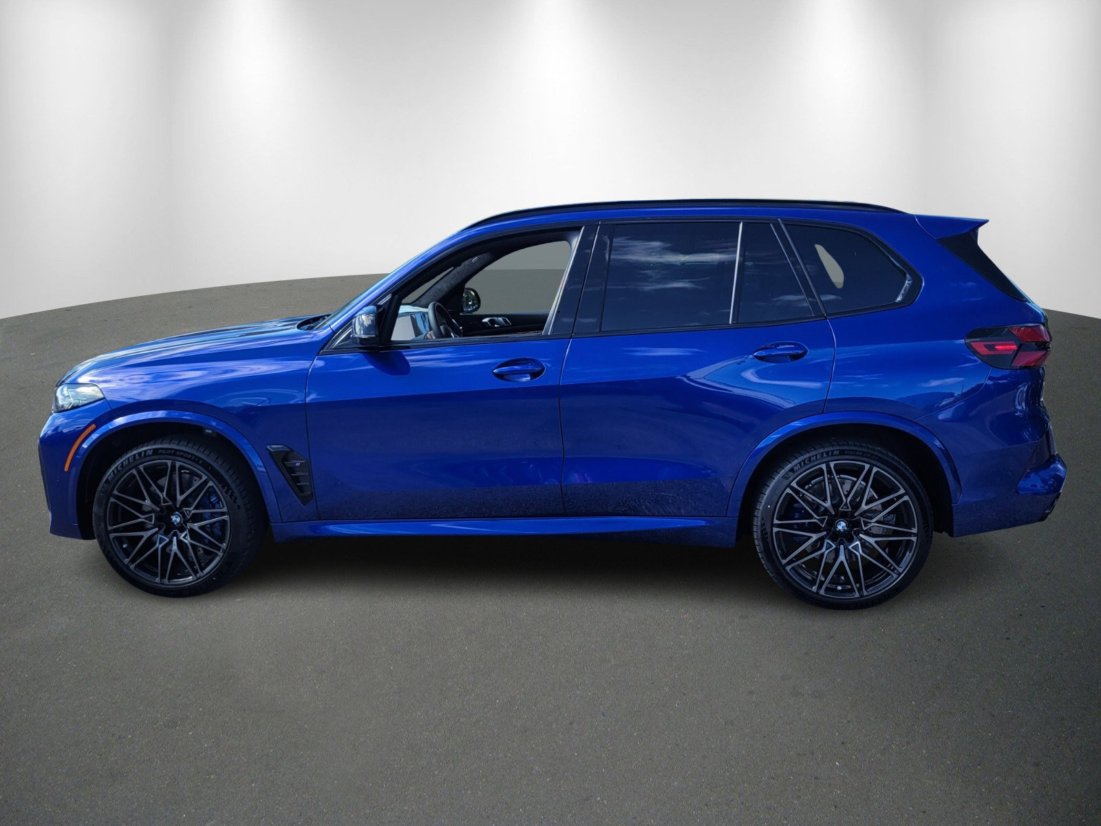 New 2026 BMW X5 M Competition w/ Executive Package image 4