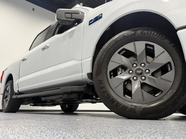 Used 2025 Ford F150 Lightning Flash AWD/4WD image 3