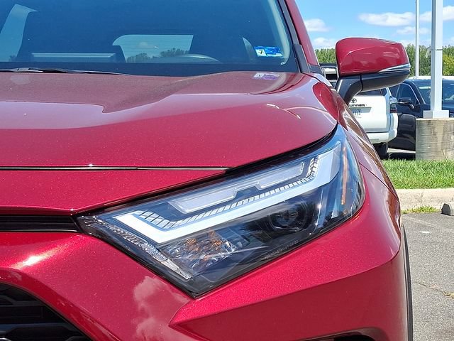 Used 2025 Toyota RAV4 XLE AWD/4WD image 9