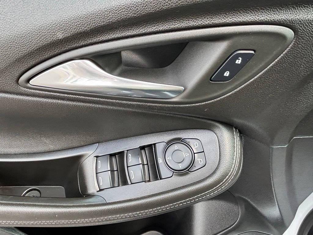 Used 2024 Buick Encore GX Preferred FWD image 13