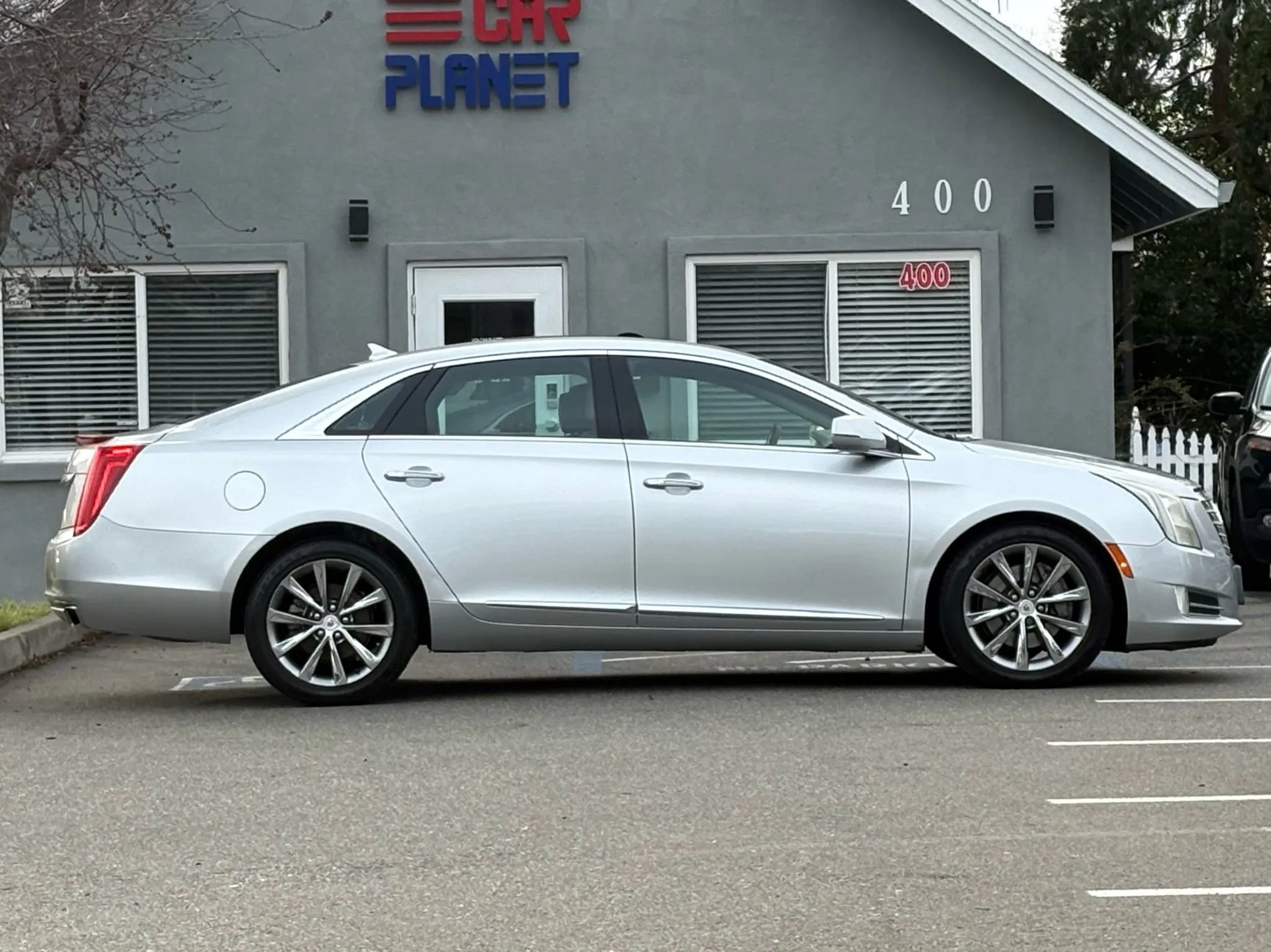 Used 2013 Cadillac XTS Luxury w/ Driver Awareness Package FWD image 4
