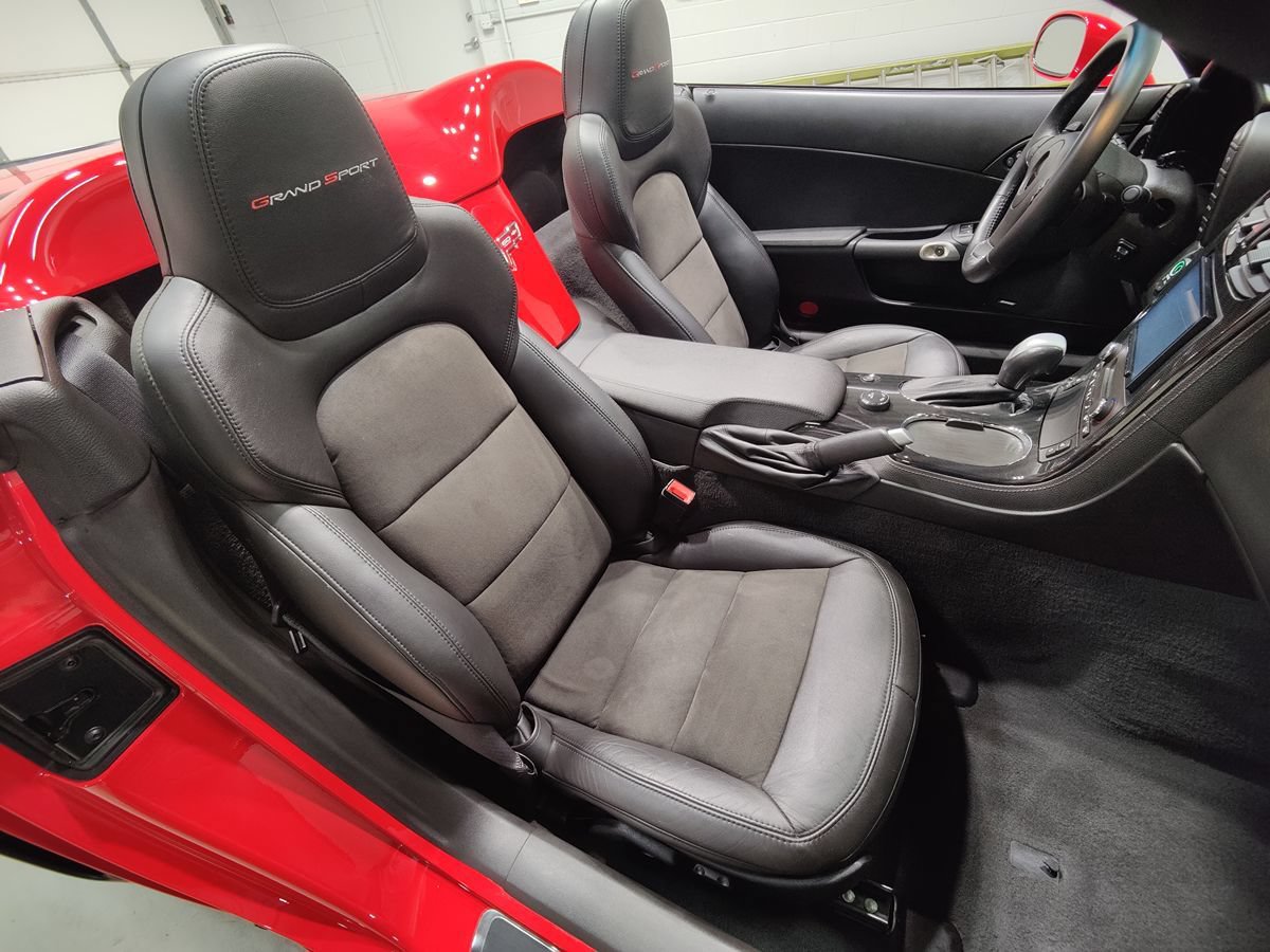 Used 2013 Chevrolet Corvette Grand Sport w/ 3LT Preferred Equipment Group RWD image 19