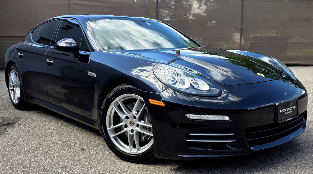 Used 2015 Porsche Panamera 4 AWD/4WD image 1