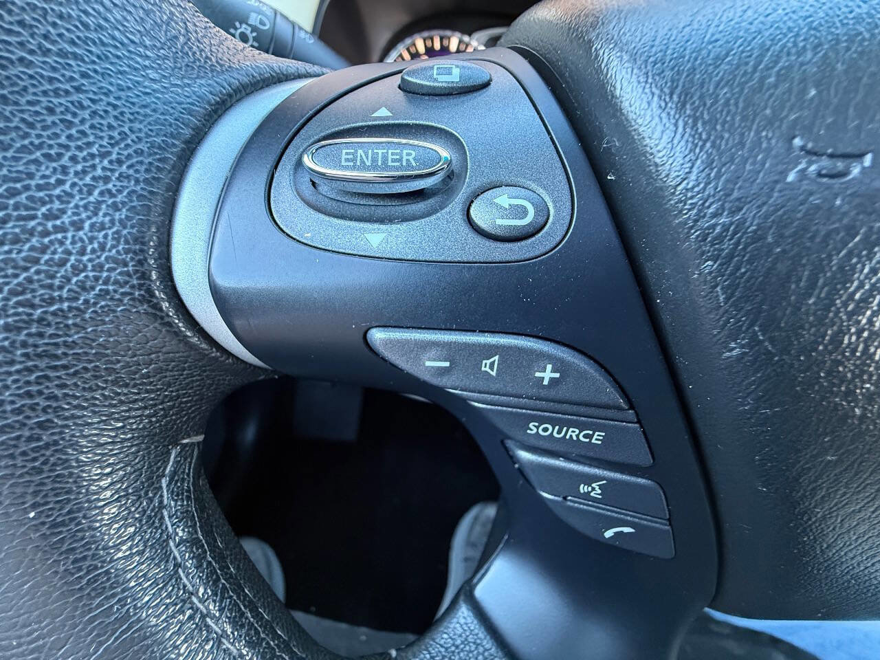 Used 2016 INFINITI QX60 AWD w/ Premium Plus Package image 39