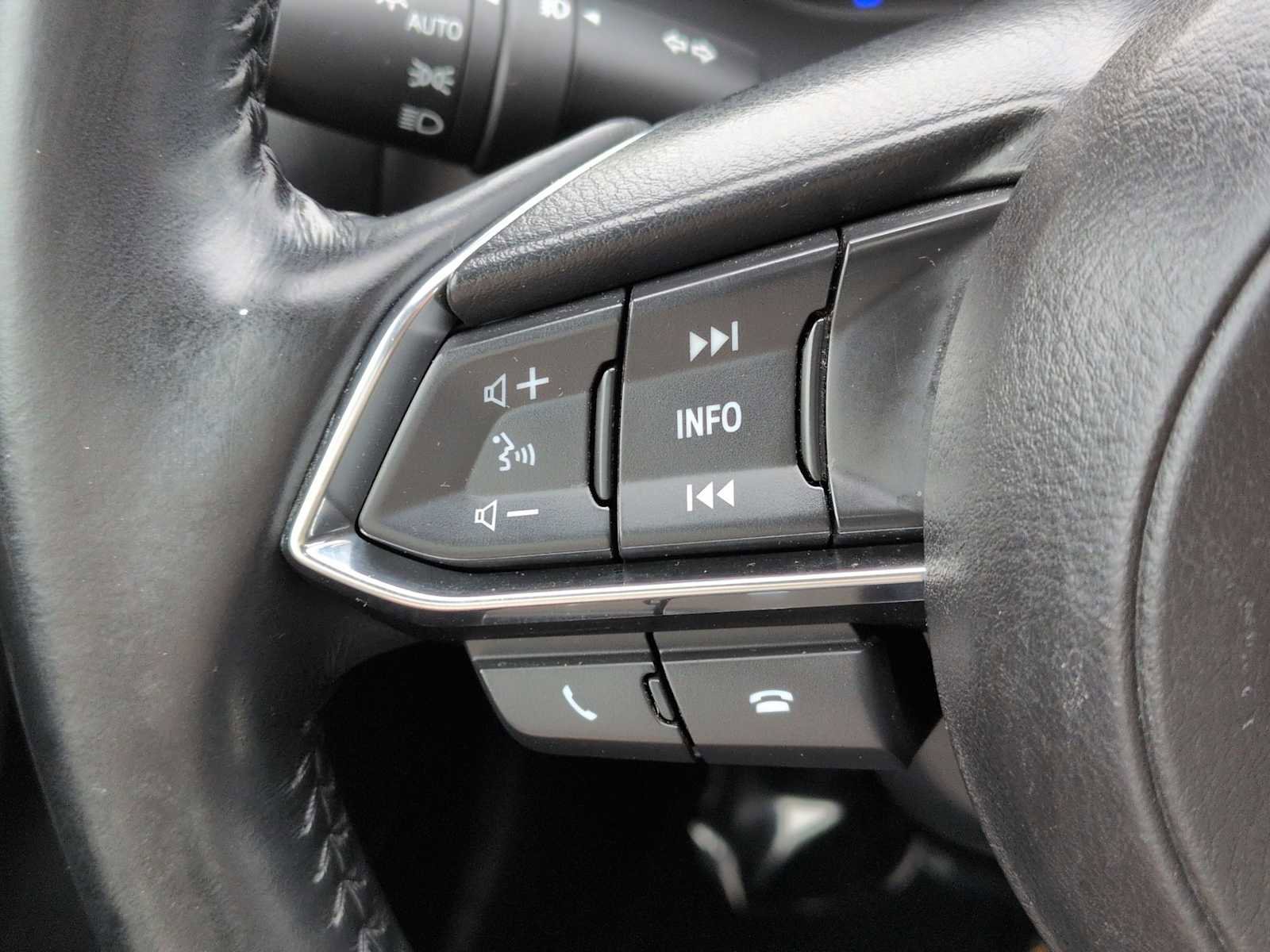 Used 2018 MAZDA MAZDA3 Grand Touring w/ Premium Equipment Package FWD image 26