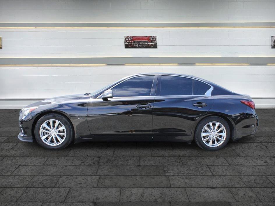 Used 2017 INFINITI Q50 3.0t Premium w/ 3.0T Premium Plus Package image 3