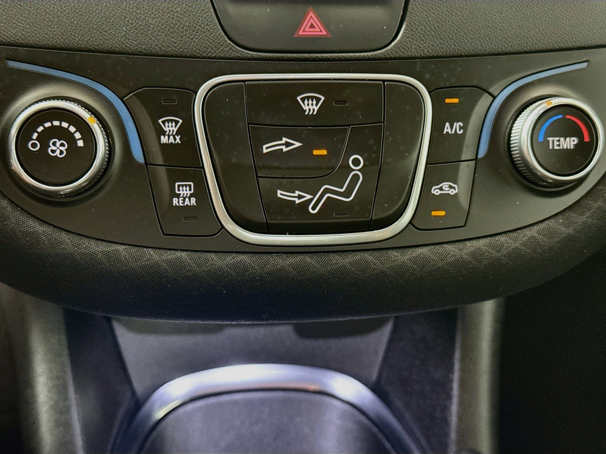 Used 2018 Chevrolet Malibu LT FWD image 16