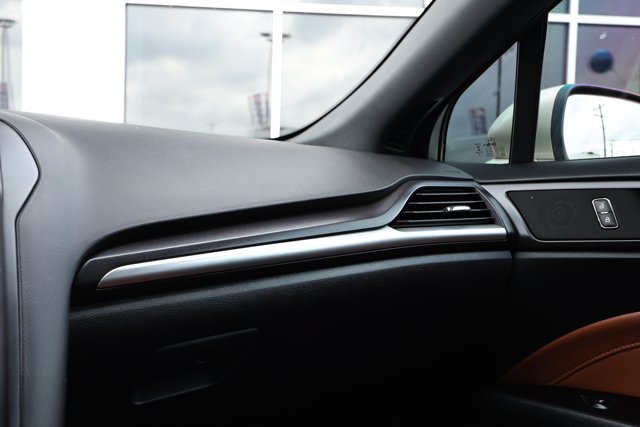 Used 2019 Ford Fusion Energi Titanium FWD image 27
