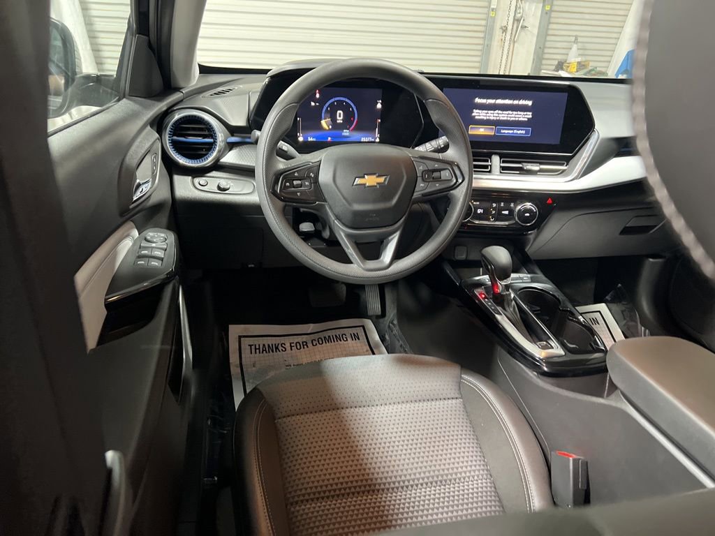 Used 2025 Chevrolet Trax LT image 18