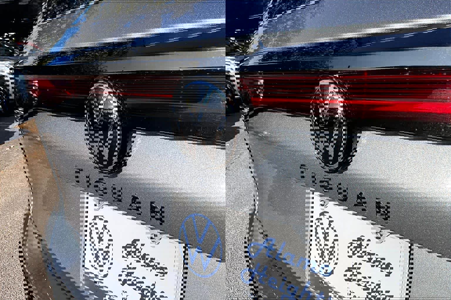 New 2026 Volkswagen Tiguan SE R-Line FWD image 15