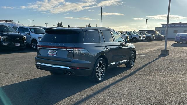 Used 2023 Lincoln Aviator Reserve w/ Equipment Group 201A image 3