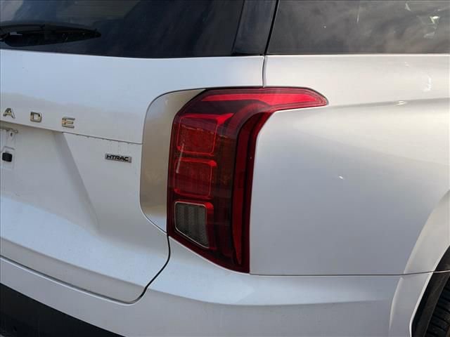 Used 2022 Hyundai Palisade SEL w/ 8P Bench Seat Package AWD/4WD image 17