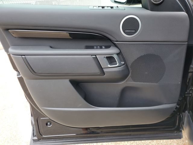 Used 2024 Land Rover Discovery S AWD/4WD image 17